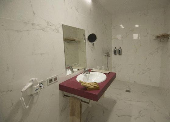 Toral Hotel Леон Номер фото